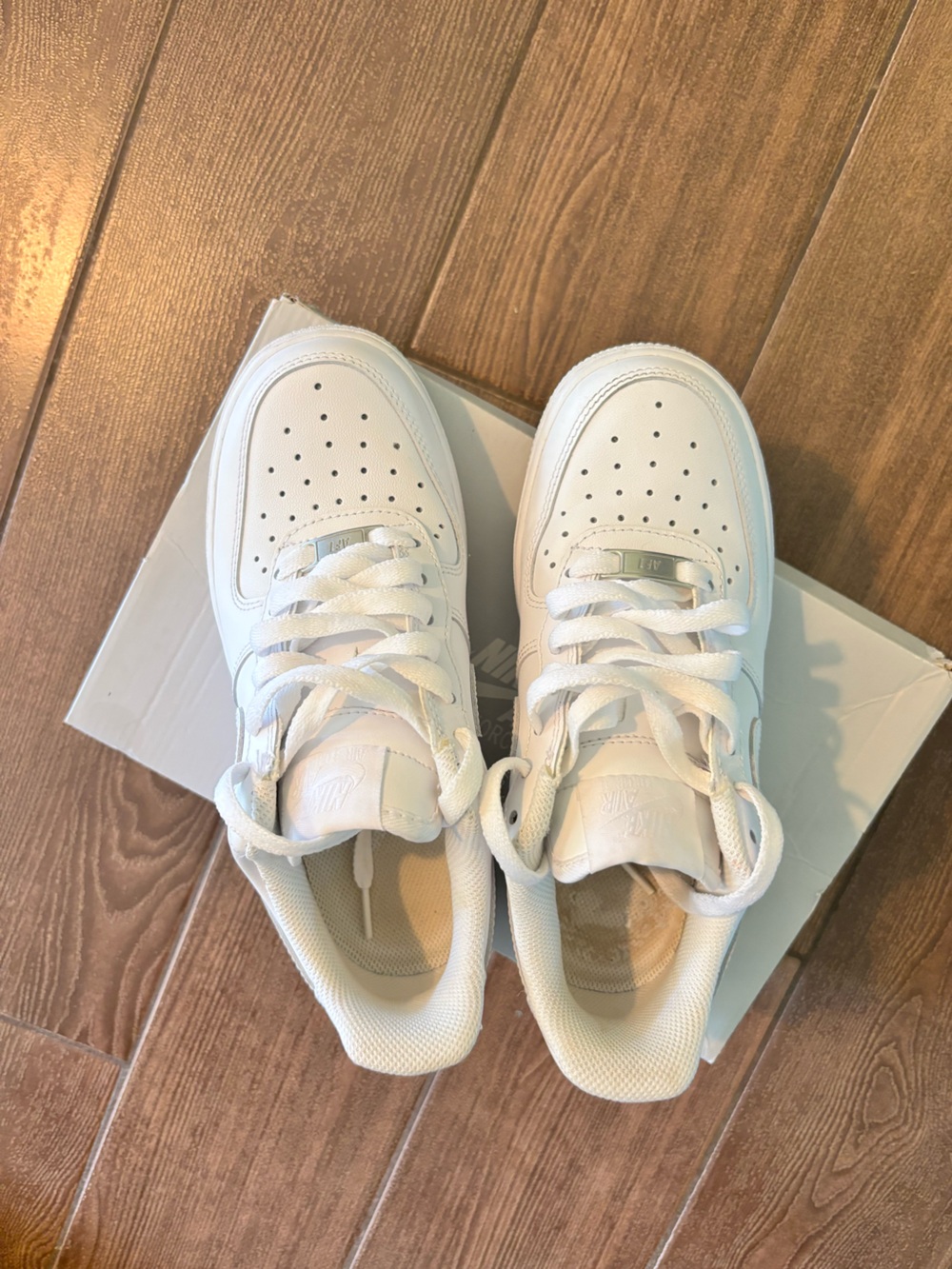 Nike Air Force 1 07’ Triple White